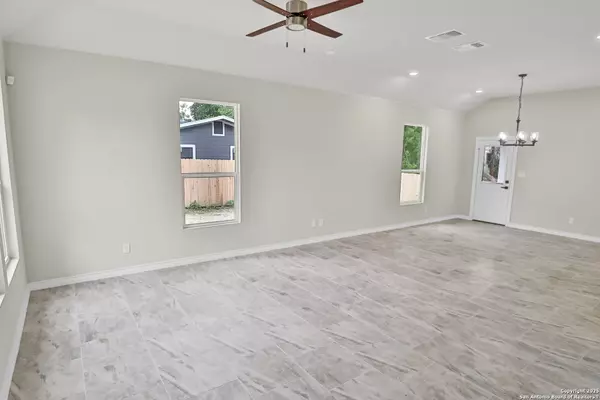 San Antonio, TX 78227,151 Westknoll