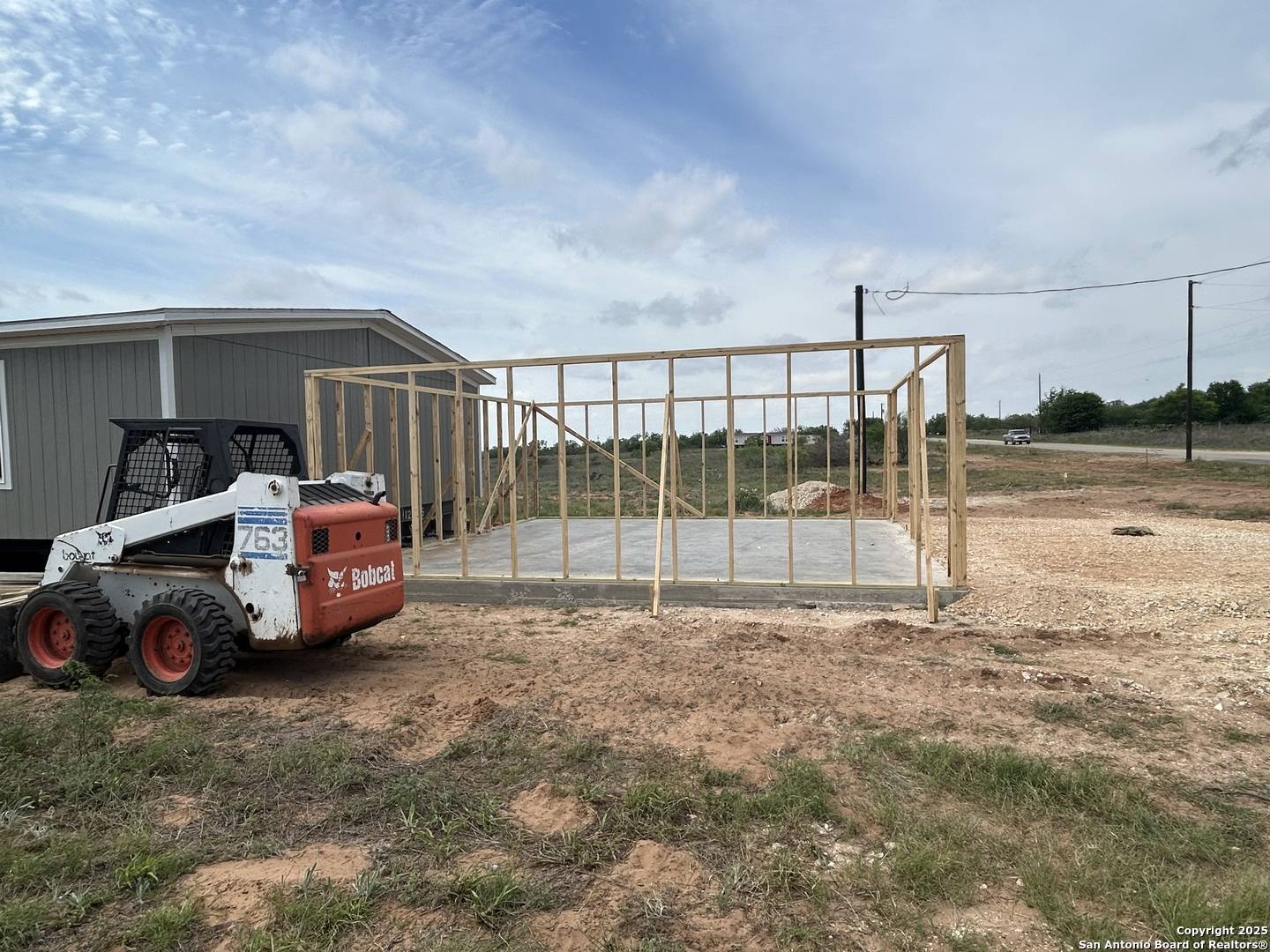 Floresville, TX 78114,1192 County Road 329