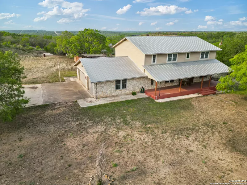 3940 Us Highway 90, Hondo, TX 78861