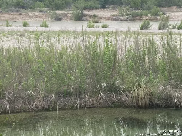 Uvalde, TX 78801,1331 Private Road 2415