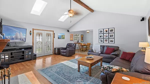 San Antonio, TX 78250,8422 Timber Crest
