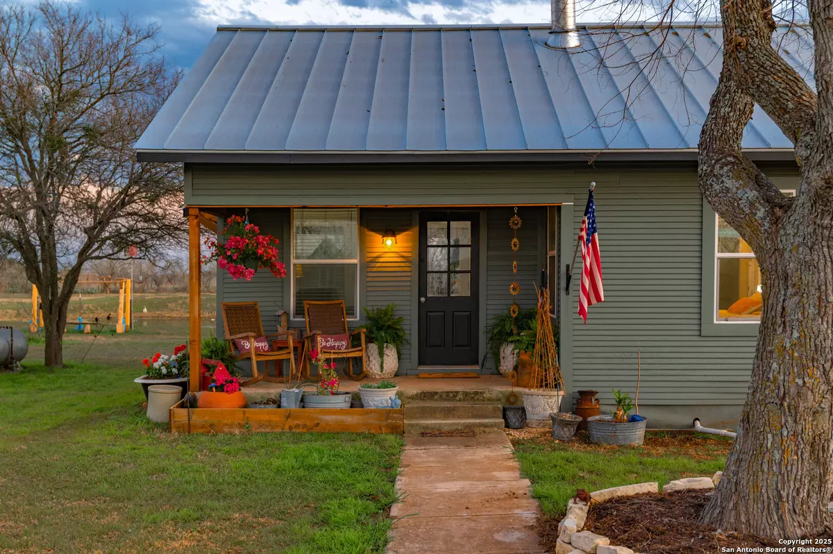 Seguin, TX 78155,7150 Linne