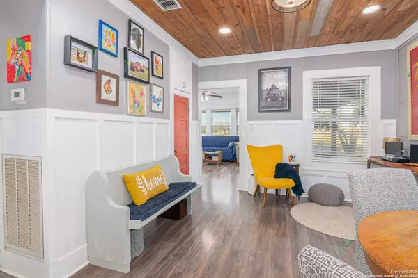 Seguin, TX 78155,7150 Linne