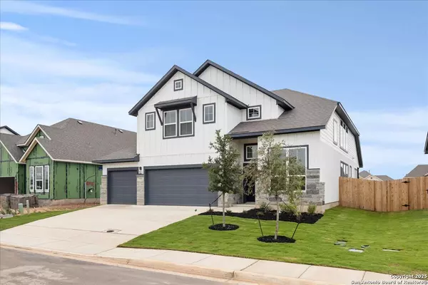 Seguin, TX 78155,529 Canyon Live Oak