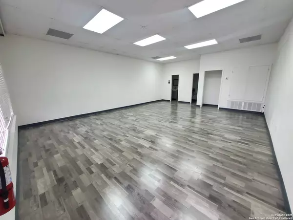 Adkins, TX 78101,12045 Us Highway 87 UNIT 4