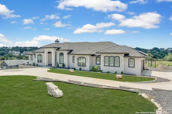 New Braunfels, TX 78132,1356 bordeaux