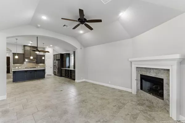 New Braunfels, TX 78132,907 Carriage Inn