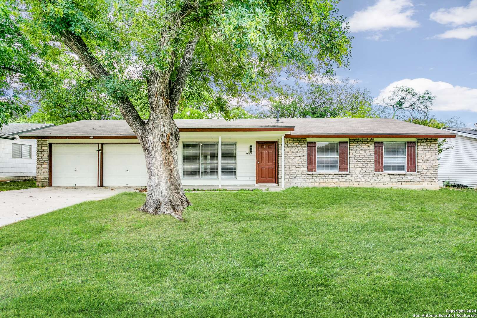 7442 CASTLE TRAIL DR, San Antonio, TX 78218-2810
