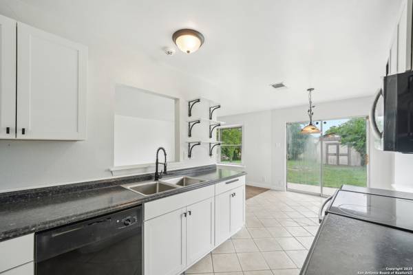 3703 Charles Conrad, Kirby, TX 78219