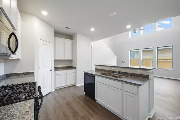 Elmendorf, TX 78112,16511 Ginger Crossing