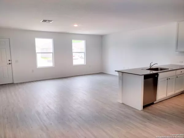 San Antonio, TX 78221,1214 Janzen Rd