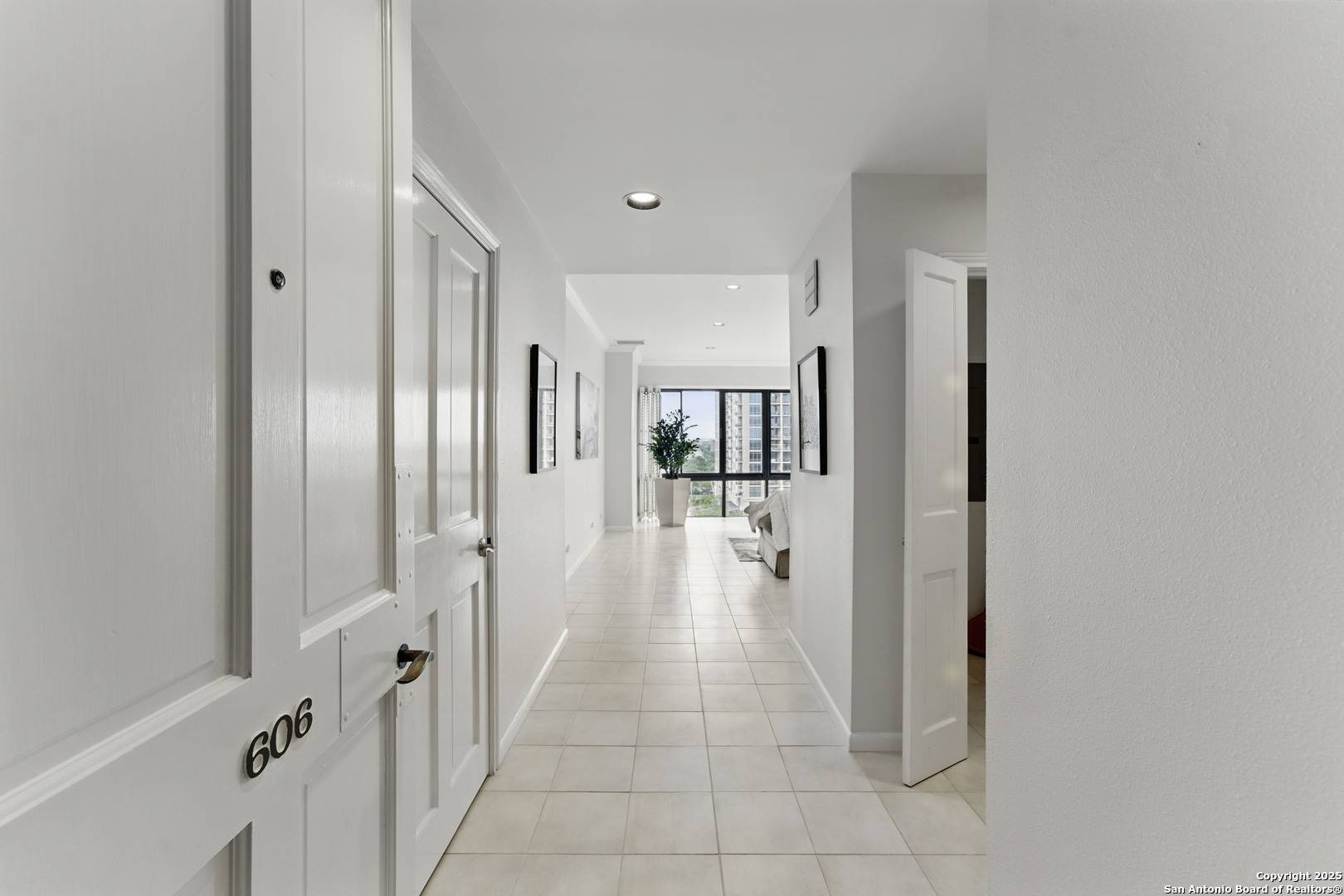 San Antonio, TX 78209,4001 New Braunfels Avenue UNIT # 606