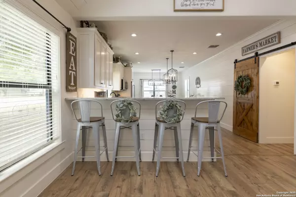 Hobson, TX 78117,330 County Road 374