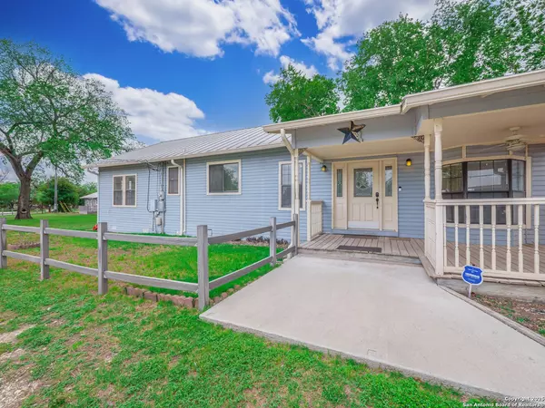 Seguin, TX 78155,452 River Springs Dr