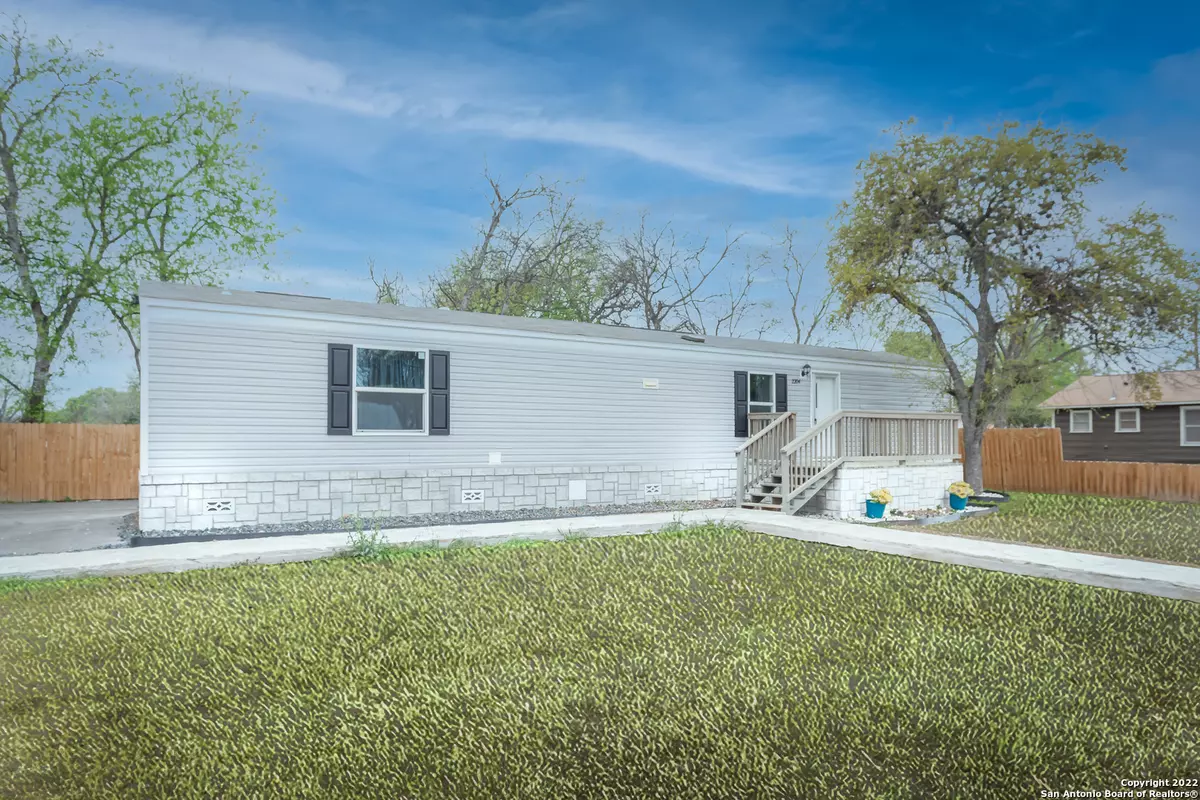 Hondo, TX 78861,2204 Avenue K