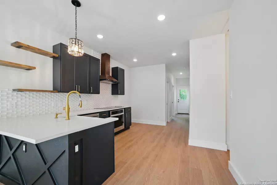 727 Hammond, San Antonio, TX 78210