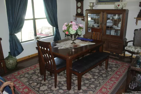 Leakey, TX 78873,230 WPH Holmes