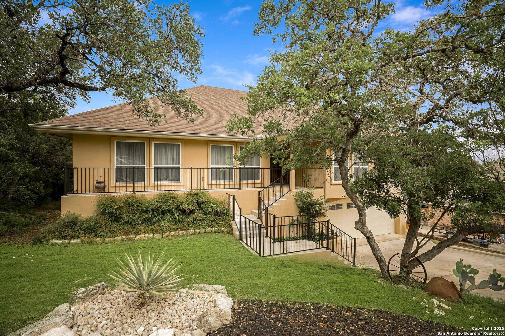 Helotes, TX 78023,16812 Fox Ridge