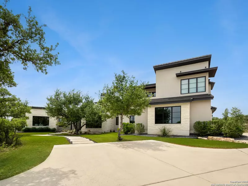 211 Clubs Drive, Boerne, TX 78006