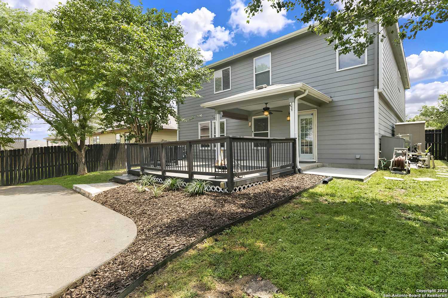 Cibolo, TX 78108,121 Bay Willow
