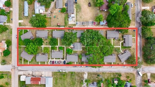 715 Trade, Pleasanton, TX 78064