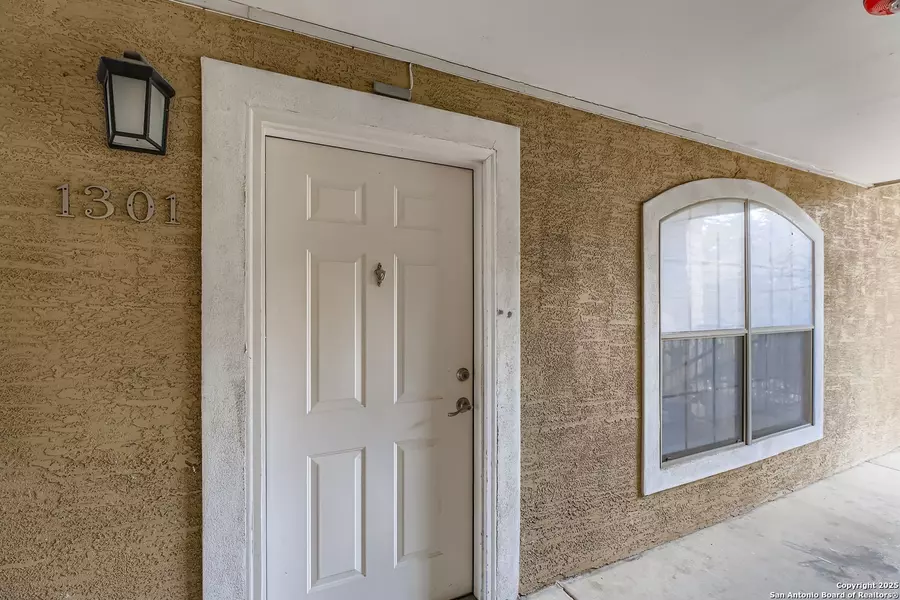 7323 Snowden Dr UNIT 1301, San Antonio, TX 78240