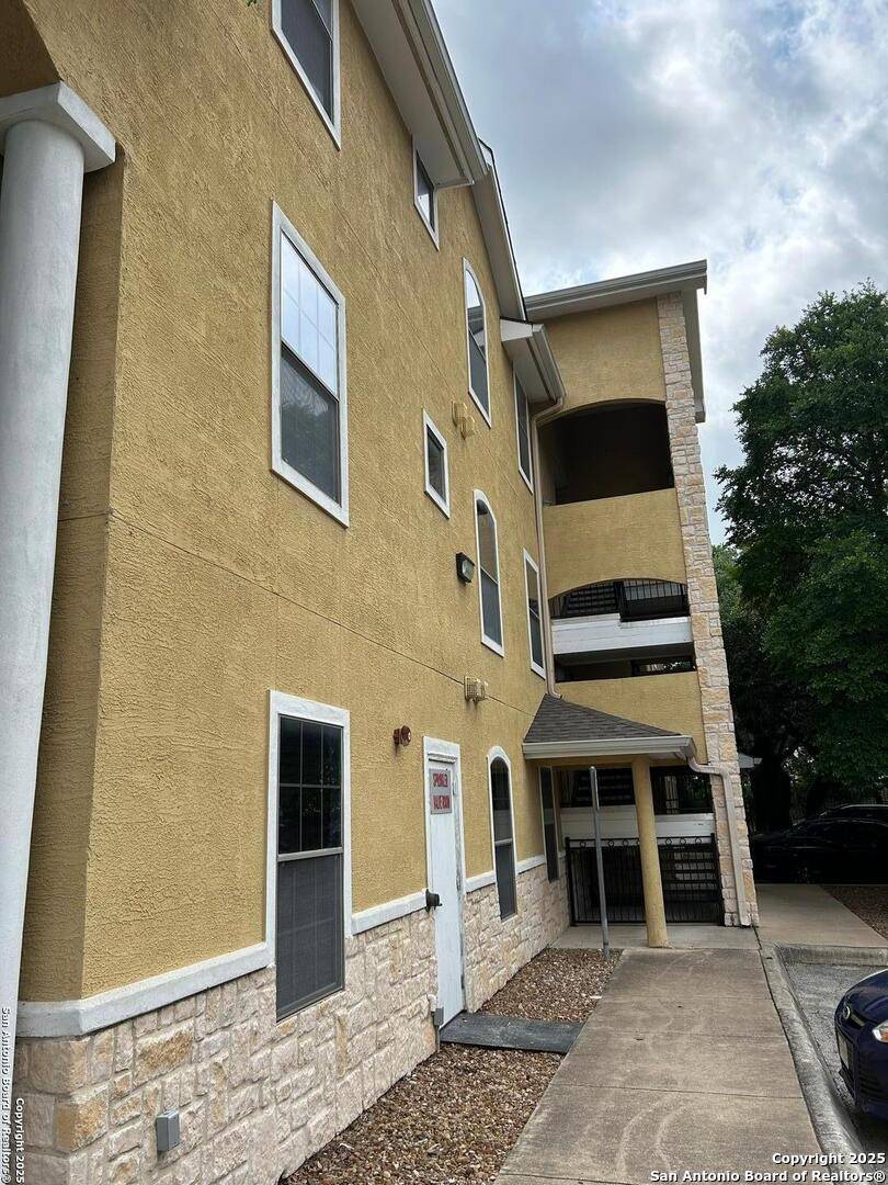 San Antonio, TX 78240,7323 Snowden Dr UNIT 1301
