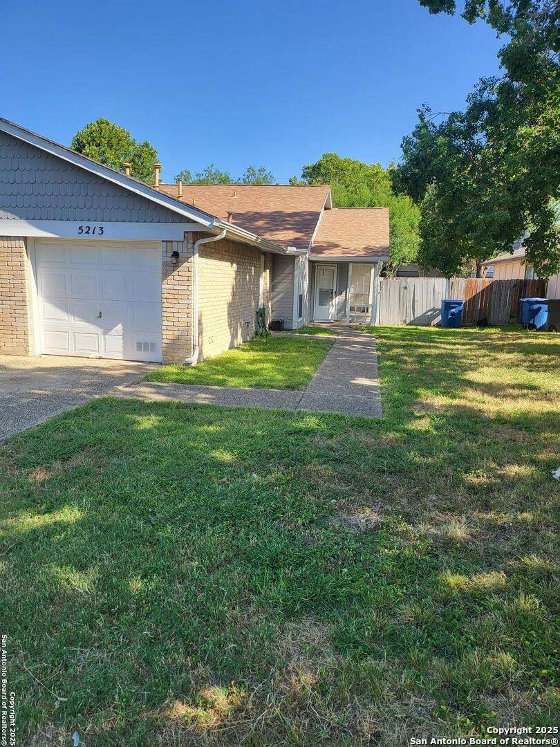 5211 Gawain Dr, San Antonio, TX 78218-2138