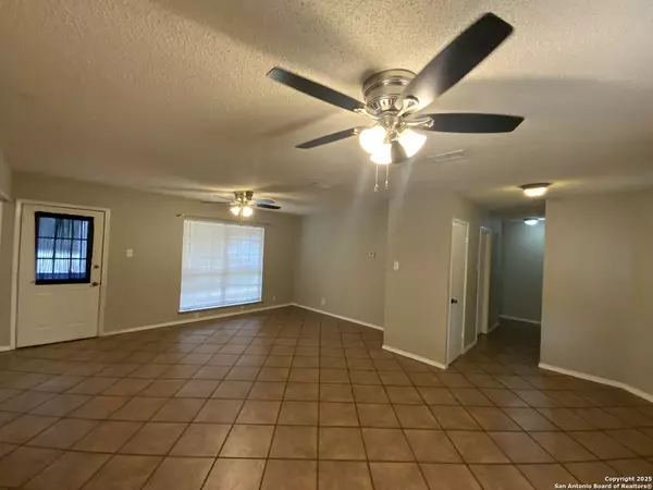 San Antonio, TX 78240-3428,6815 FARROW PL