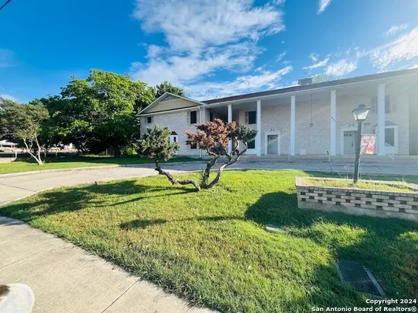 San Antonio, TX 78216,811 Jackson Keller UNIT 8