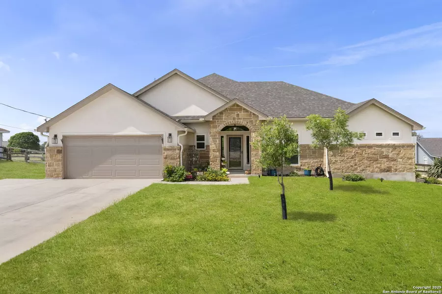 177 Glenvalley Circle, Bandera, TX 78003