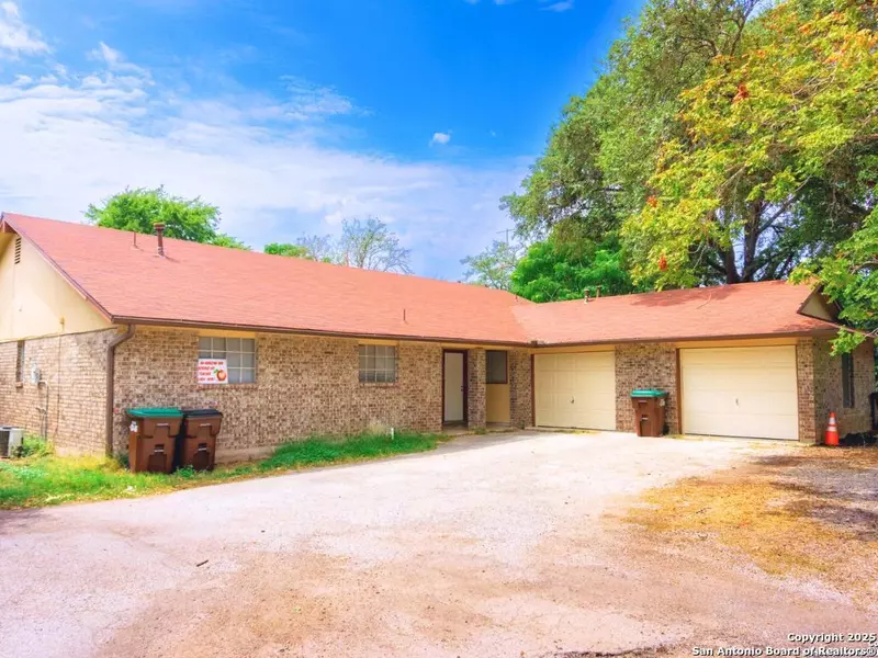 6110 EVERS RD, Leon Valley, TX 78238-1609