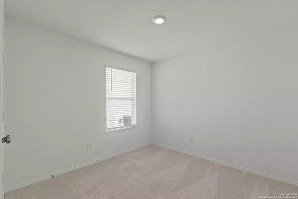 Marion, TX 78124,1007 Oriole Way