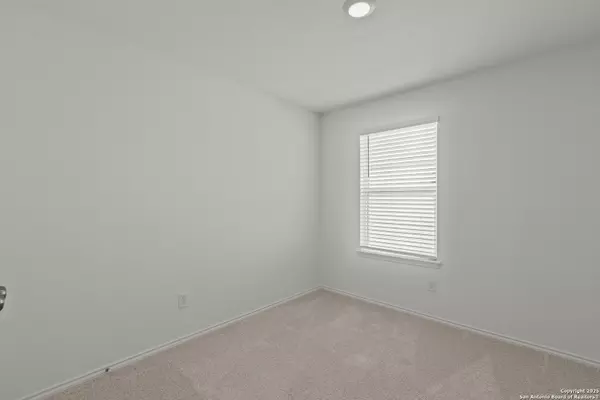 Marion, TX 78124,1007 Oriole Way