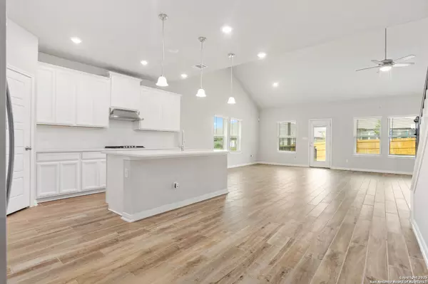 Boerne, TX 78006,26055 Scenic Crest