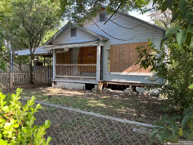 202 BOYER AVE, San Antonio, TX 78210-2907