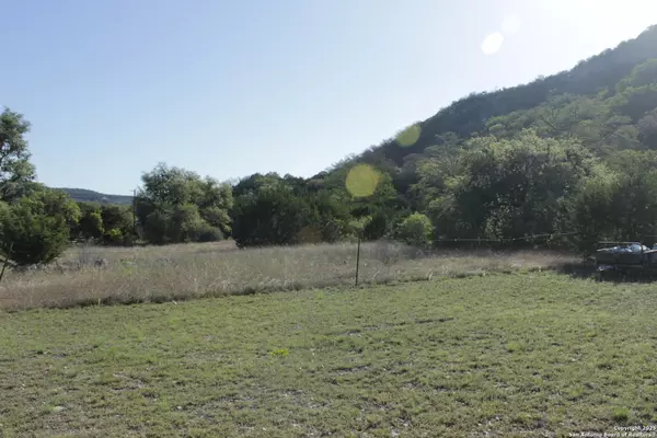 Leakey, TX 78873,1976 cedar creek