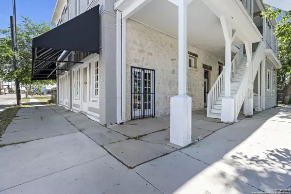 San Antonio, TX 78204,2024 S Flores