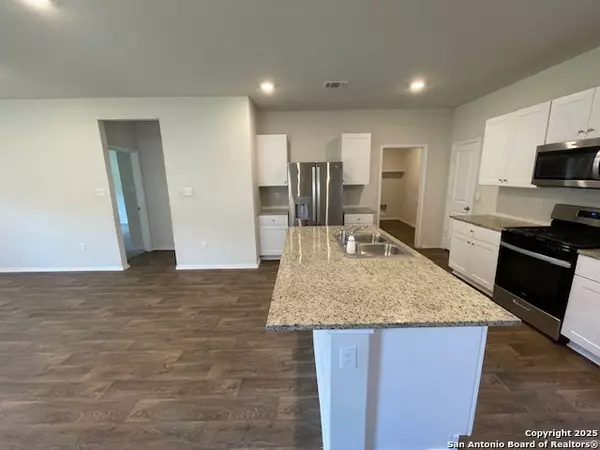 San Antonio, TX 78245,3114 Buttercup