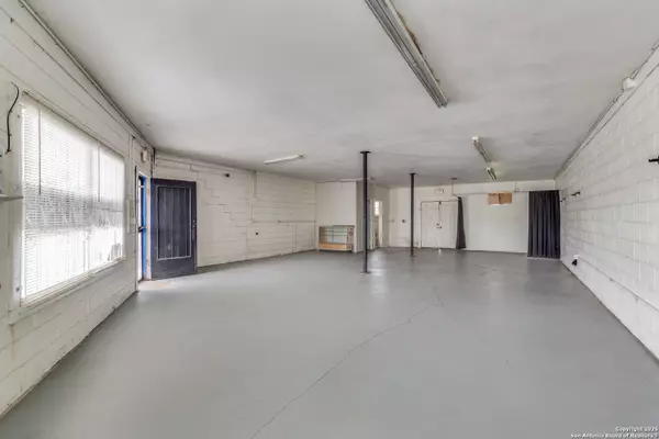 San Antonio, TX 78211,3631 Nogalitos