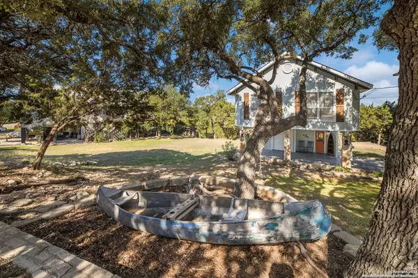 693 Riviera, Canyon Lake, TX 78133