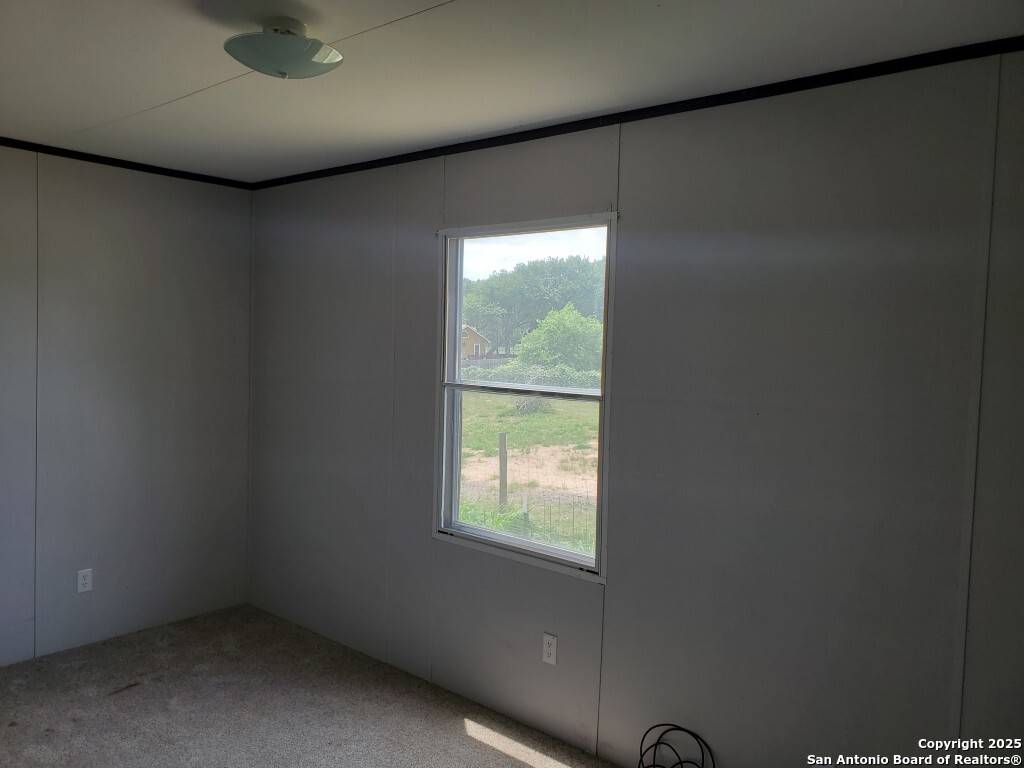 Elmendorf, TX 78112,4818 Waterwood Pass