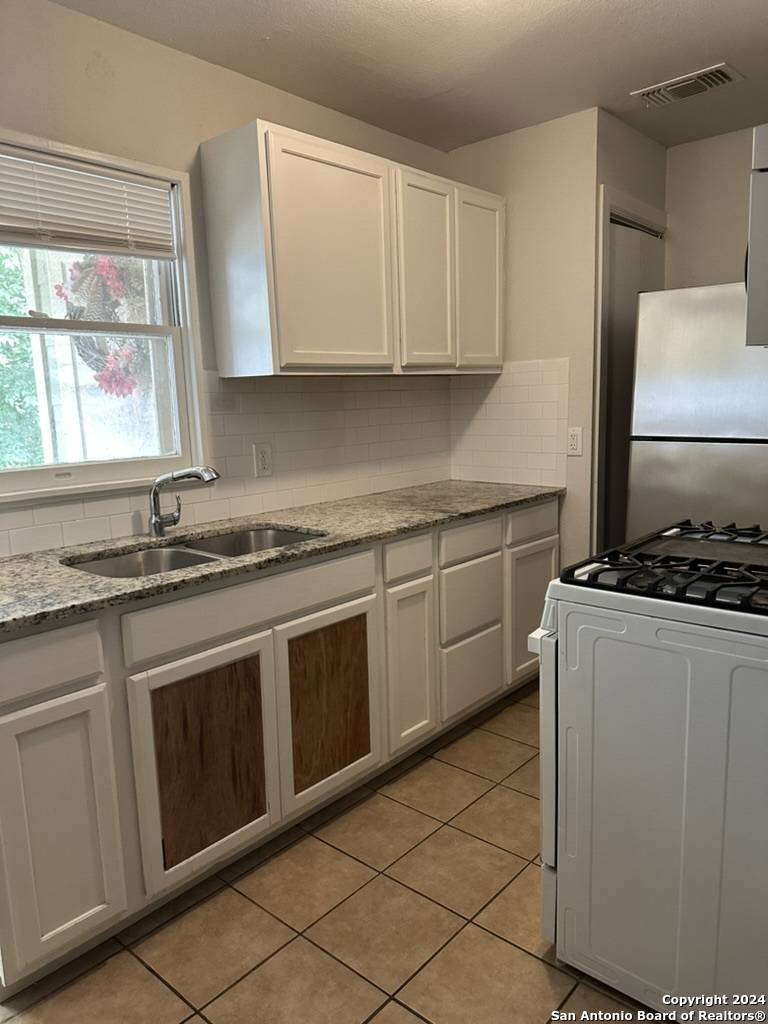 San Antonio, TX 78201,1221 Thorain Blvd