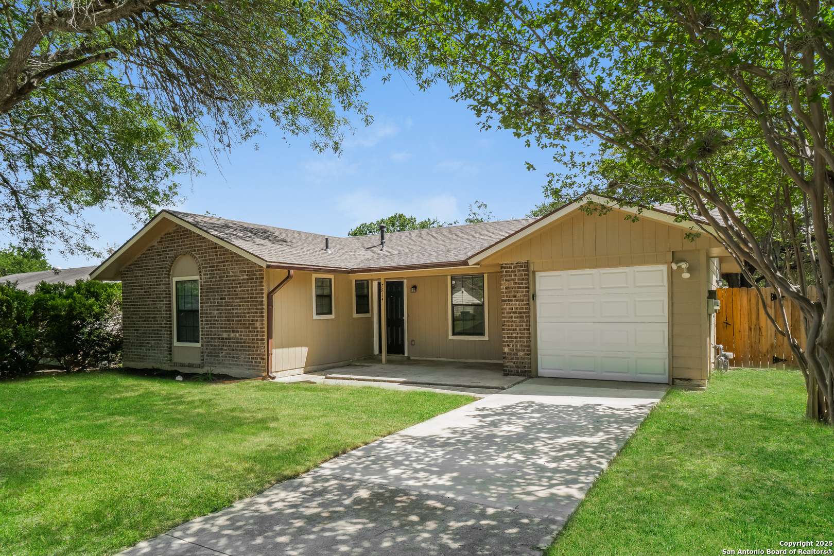 Live Oak, TX 78233,7814 Oak Forest
