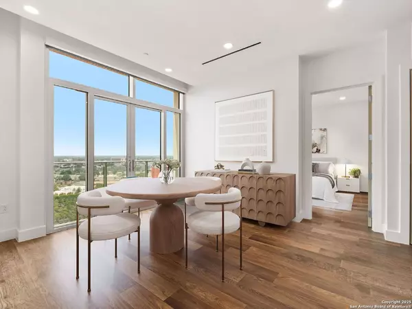 San Antonio, TX 78205,123 Lexington Avenue UNIT 1310