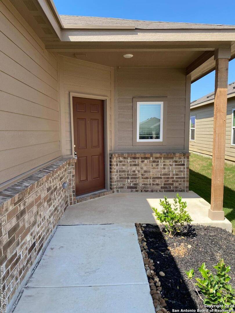 New Braunfels, TX 78130,1211 whitneyway lane