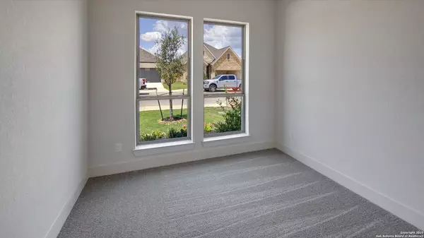 San Antonio, TX 78254,9936 Paladin Ridge