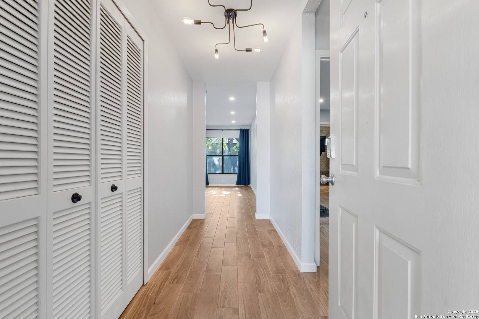 San Antonio, TX 78240,6831 Country Hill