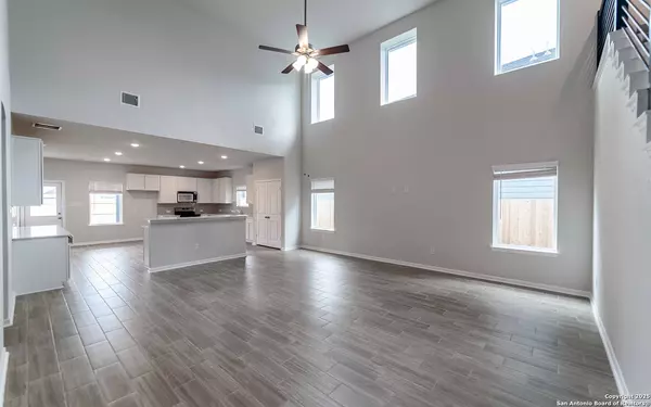 Seguin, TX 78155,1240 Sweden