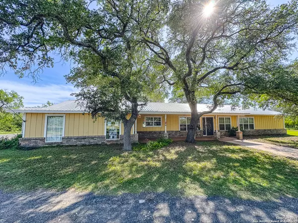 6719 state highway 55, Uvalde, TX 78801